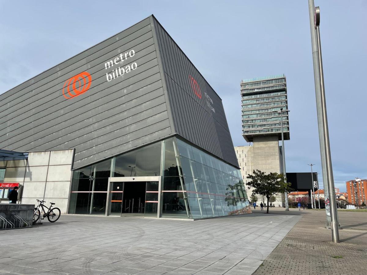 Gran Bilbao XI With Parking By Aston Rentals Barakaldo Exterior photo